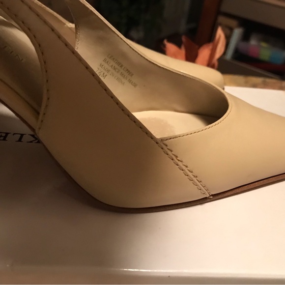 Gorgeous Tan Leather Slingback Pumps by Anne Klein - Picture 5 of 16